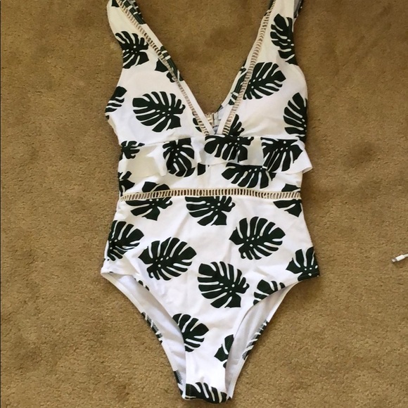 Cupshe Other - Cupshe One-Piece Palm Leaf Swimsuit